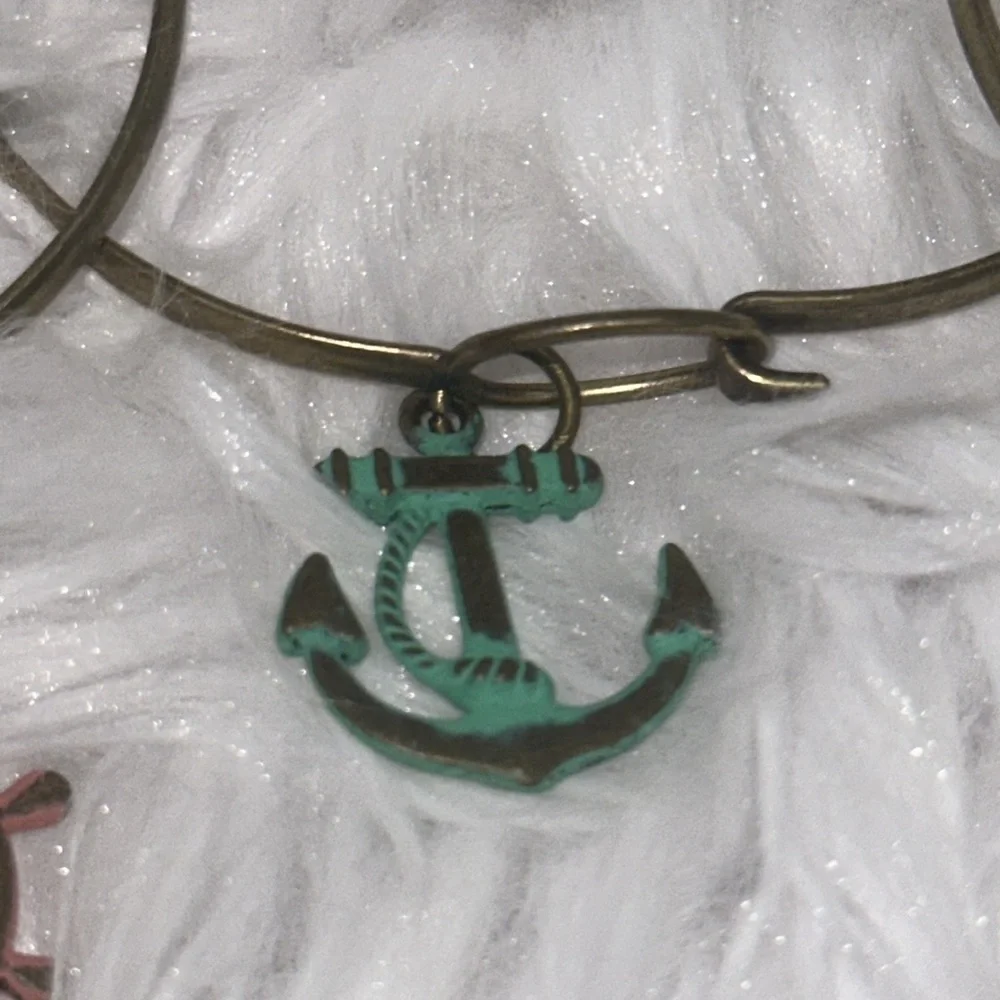 Hand Painted Charm Bracelet Anchor Ship Wheel The Helm Sea Shell Nautical‎ NWT